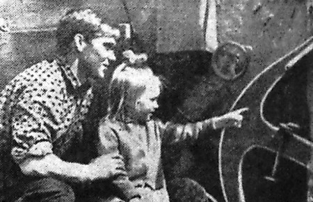 Расторопин Владимир с  шестилетней  дочкой Нинель  - СРТР-9097  16 08 1967