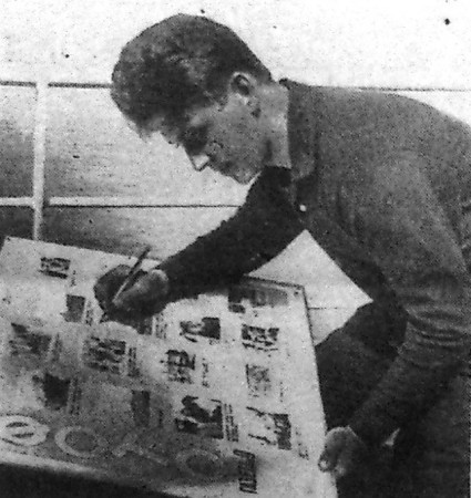 Суходол  Петр культурник  за выпуском фотогазеты, посвященной пребыванию судна в ГДР - ПР  Аугуст  Якобсон 10 07  1968