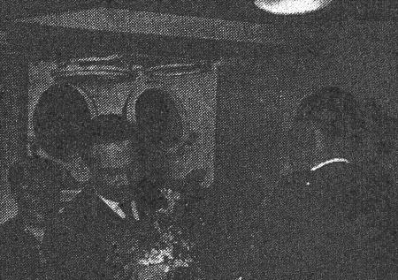 Хорохонов С.  капитан  принимает цветы -  первый приход БМРТ-350 Эвальд Таммлаан в Таллин - 1962 год