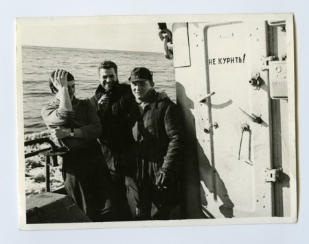 Нейдре Тынис справа с товарищами по работе на СРТР 1960-1969