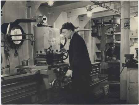Слесарь в ремонтной мастерской пб Йоханнес Варес 1965