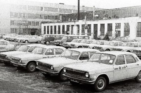 машины в Таксопарке Таллинна  1973