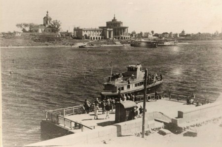 речной  трамвайчик-перевозчик 1944  г. Калинин