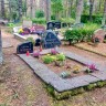 месте захоронения  капитана Владимира Ставровича и его жены - Бобиной Елены Петровны – Эстония сентябрь 2019