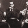 Хрущёв – в центре, 1924 год; в то время он был троцкистом