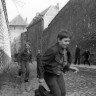 дети бегут  по  улице  Таллина. 1978