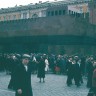 толпа  у мавзолея Ленина.