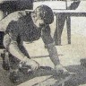 Эхте Тойво  помощник рыбмастера изготавливает  решетку  - ПР Альбатрос 12 декабря  1972