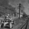 брошенная  немцами  в  районе   торгового  порта  40-мм  зенитная  пушка  Бофос. 23  сентября  1944 года