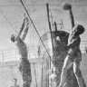один из моментов встречи волейболистов – ПБ Фридерик Шопен 19 09  1974
