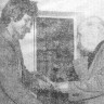 Дулич Василий матрос получает грамоту  от начальника отдела подготовки кадров  Ю. И. Короткова  – 28 06 1979