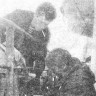 Moлдавский  Ю. и А. Назаров,  матросы, устанавливают гирокомпас на спасательном плотике – РТМС-7538  Валгеярв  31 10 1991