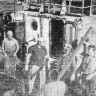 Экипаж БМРТ 474  выгружает улов 25 июня 1971