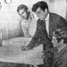 Изотов Г. стармех в центре, Лаас Э. 3-й механик,  старший моторист Левицкий Л. слева ТР Бриз 28 сентября 1971