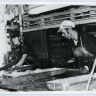члены команды БМРТ-0183 Рудольф Вакман в производственном цехе - 1975