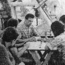 члены  экипажа  в часы  отдыха - БМРТ-250  ЯАН КООРТ 15 04 1972