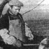 Калачев мастер обработки осматривает добычу  - СРТР-9139 21 12 1966 фото И. Онацкого