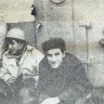 Мирошниченко Александр старший матрос   справа ПБ Иоханнес Варес 15 января  1972