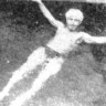 Самое приятное, искупаться в импровизированном бассейне- БМРТ-227 Аугуст Алле апрель 1966 фото Н. Лобырева матроса
