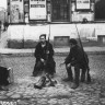 красногвардейский  патруль  у  костра  на улице. Октябрь  1917