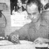 Смургович Сергей слесарь оформляет Комсомольский прожектор    ПБ Иоханнес Варес  2 октября 1970
