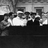 На боковой трибуне Мавзолея. Слева направо  Г. М. Димитров, Г. Г. Ягода, Г. Е. Зиновьев, Н. С. Хрущев, И. В. Сталин, A.A. Андреев. 1936 г.