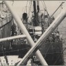 рыболовное судно у борта  пб И. Варес 1965