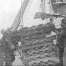 бригада М. Папуши ведет разгрузку ТР Нарвский залив – ТМРП  09 09 1975