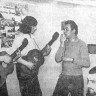 Колесников В.  выступает в сопровождении  дуэта  гитаристов  - БМРТ-555 ФЕОДОР  ОКК 14 06 1975