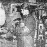 Голуб Н. рыбообработчица и  слесарь-наладчик  Ю. Комолов – Холодильник ТБОРФ 17 05 1970