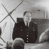 Мельтсас Тыну капитан-директор перед своими учениками клуба Юных моряков Таллина   1981