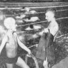 Юра Шашенков лучший пловец  с товарищами по команде тренера  Агаркова  - 12 02 1966 ТБОРФ